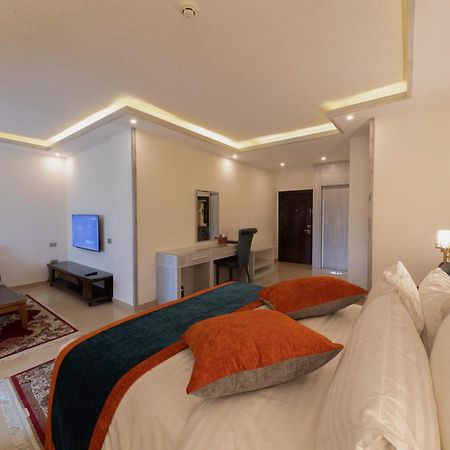 Petra Canyon Hotel Wadi Musa Exterior photo