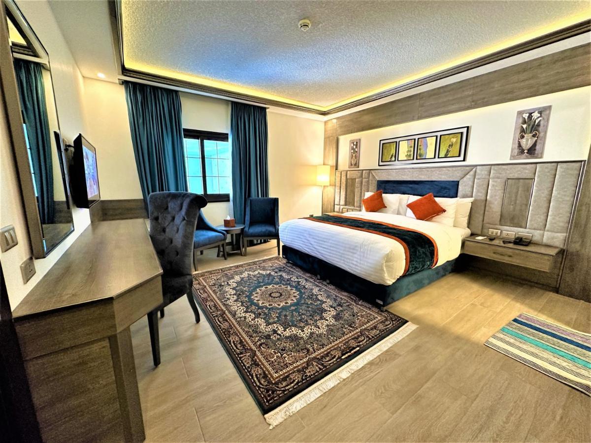 Petra Canyon Hotel Wadi Musa Exterior photo