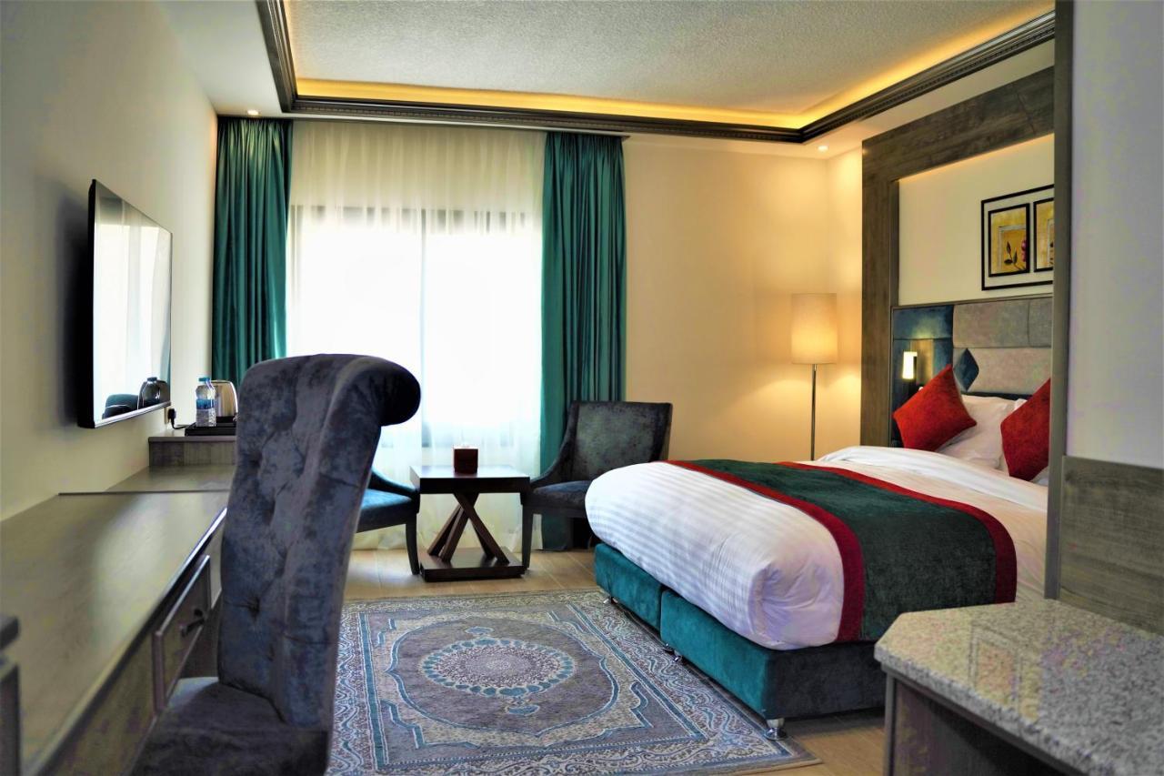 Petra Canyon Hotel Wadi Musa Exterior photo