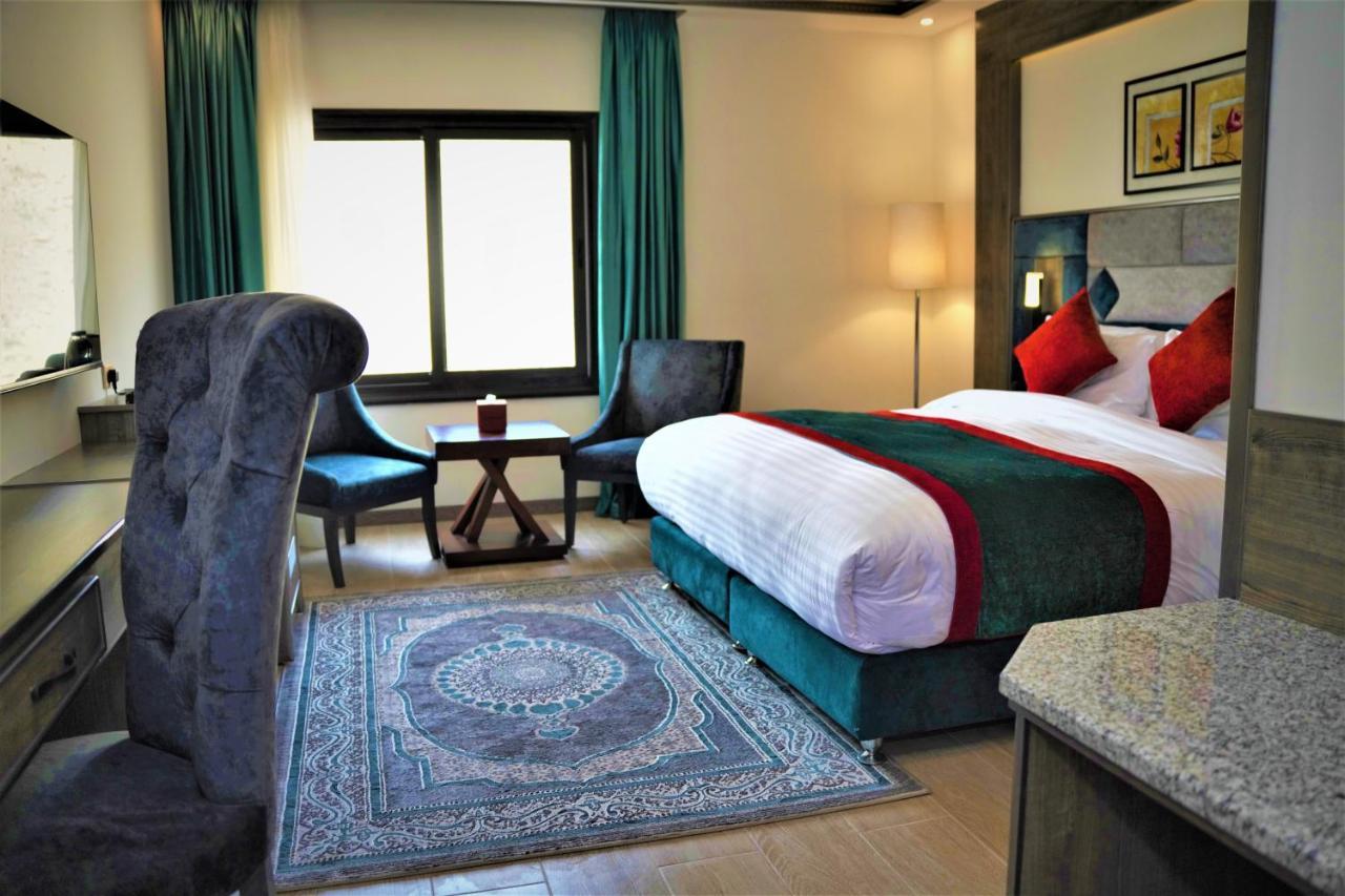 Petra Canyon Hotel Wadi Musa Exterior photo