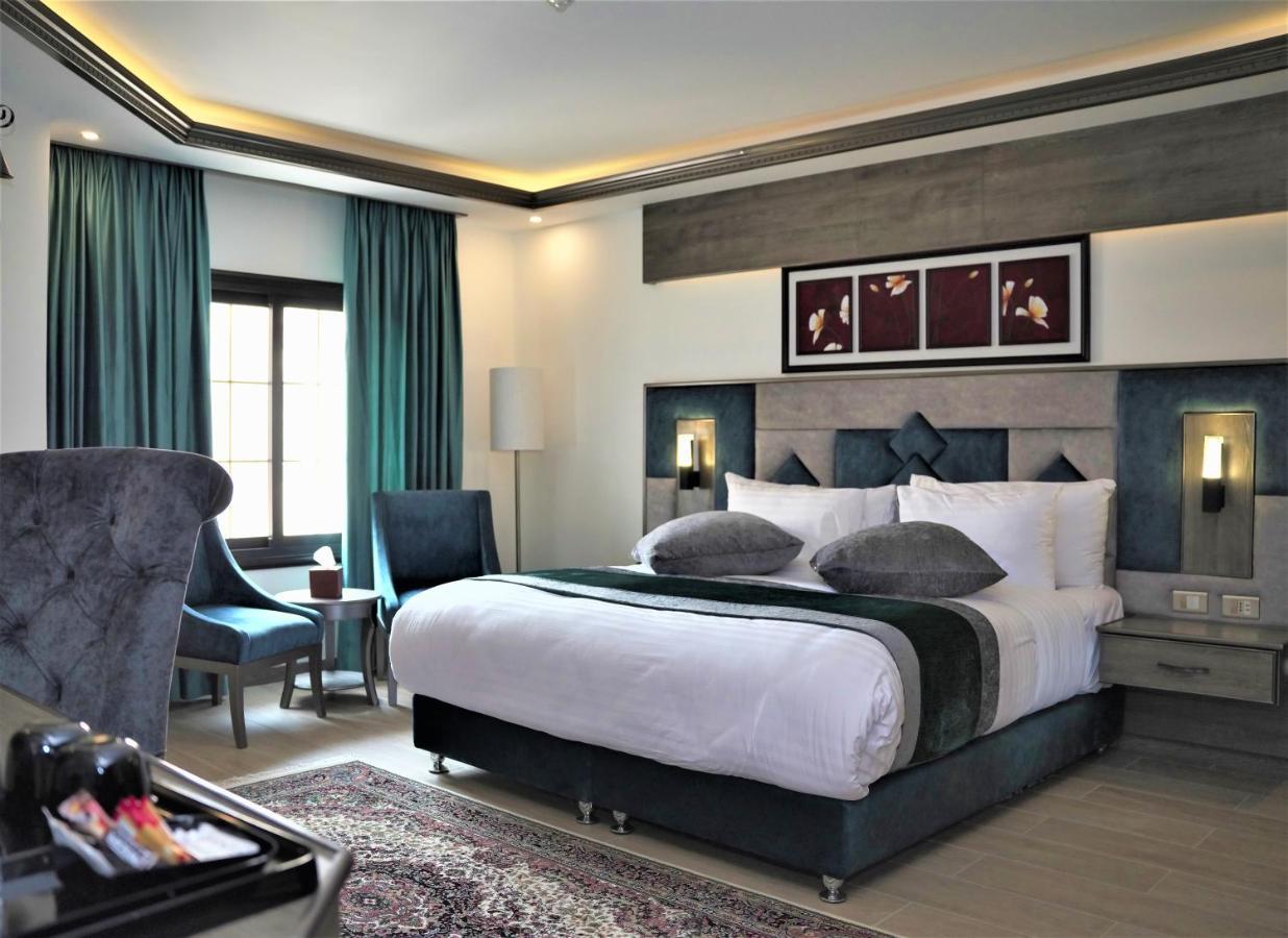 Petra Canyon Hotel Wadi Musa Exterior photo
