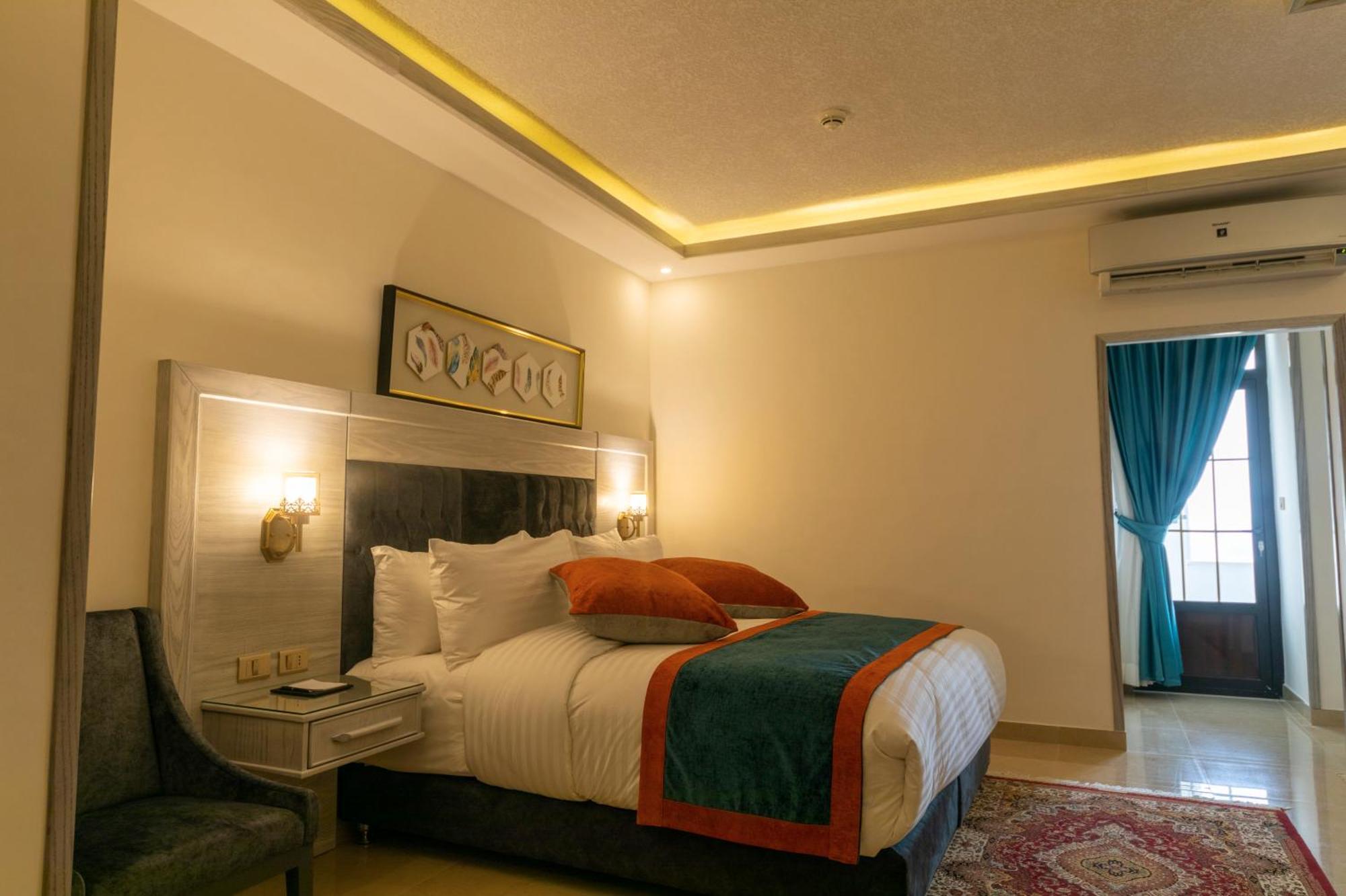 Petra Canyon Hotel Wadi Musa Exterior photo
