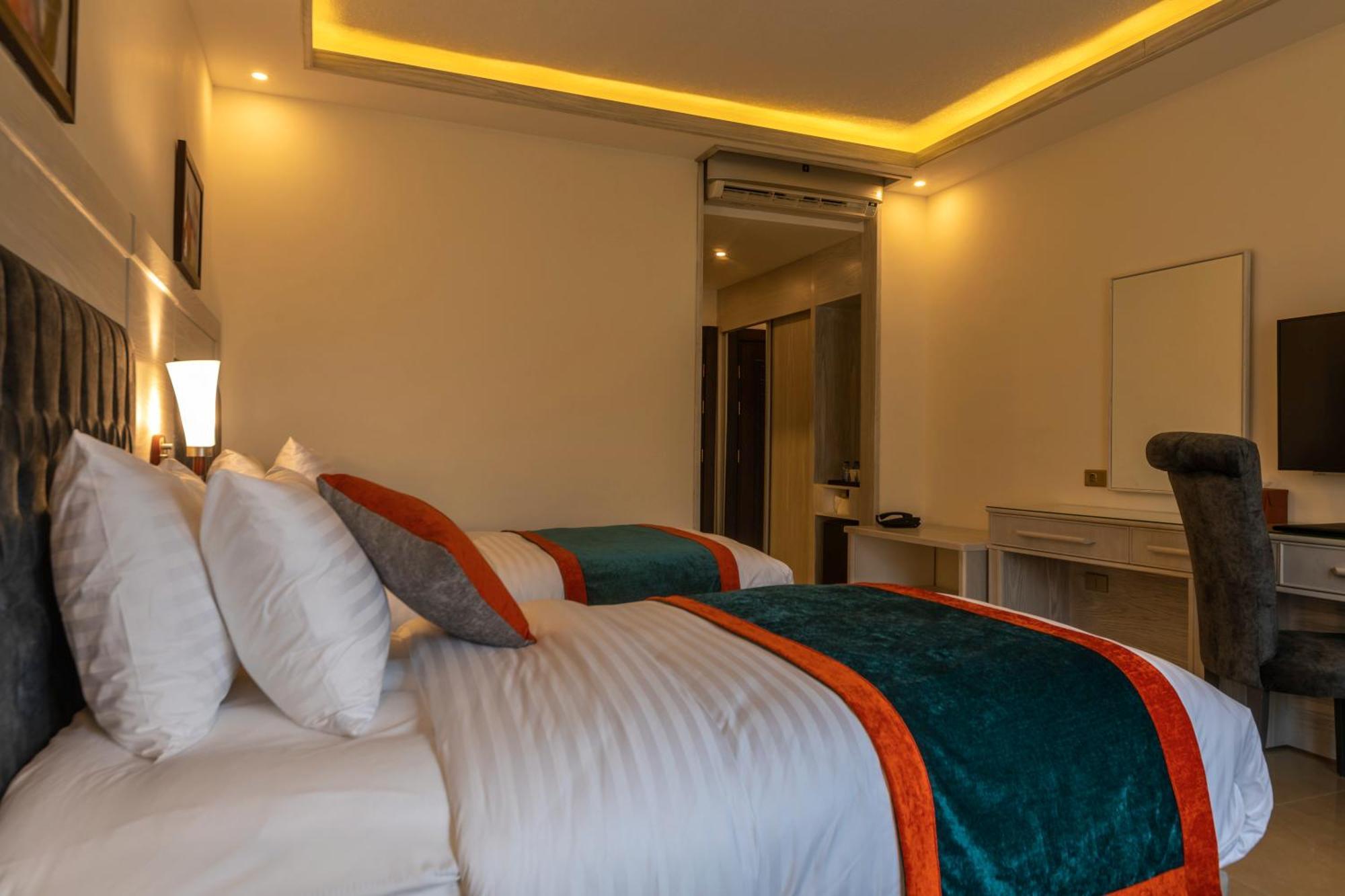 Petra Canyon Hotel Wadi Musa Room photo