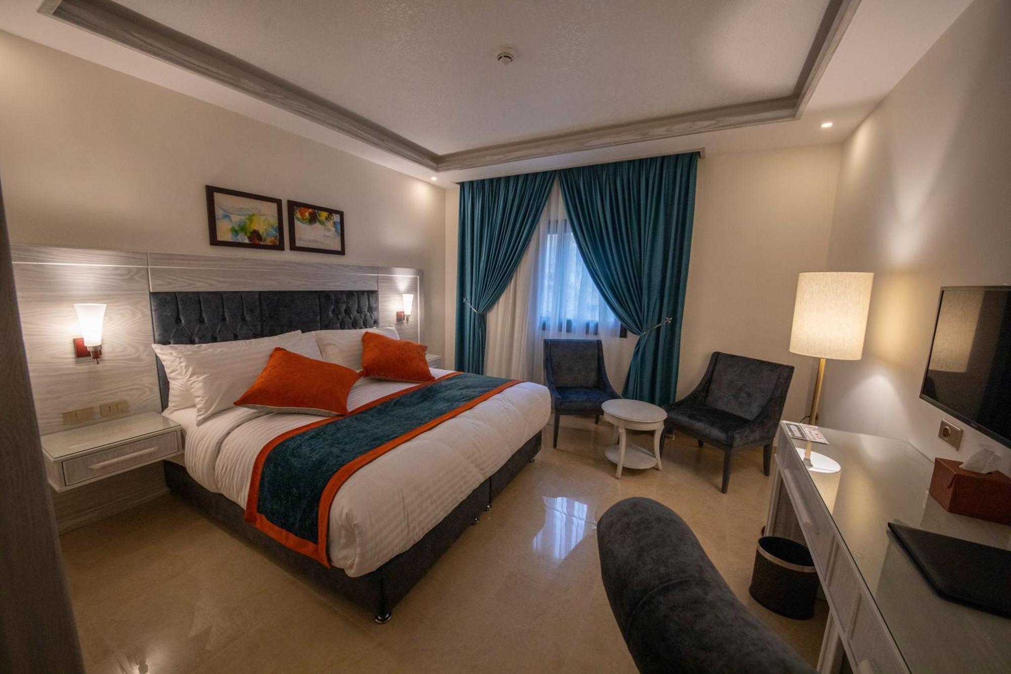 Petra Canyon Hotel Wadi Musa Exterior photo